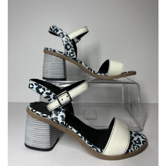 Girotti Summer Strap Sandals Italian Leather White Animal Print Size 38 US 7.5 - Picture 1 of 9